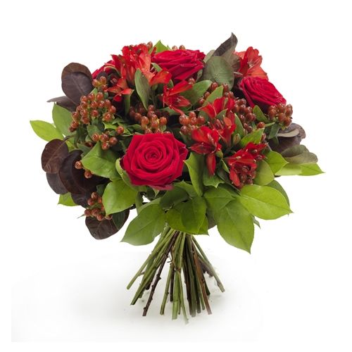 Red bouquet with roses and berries