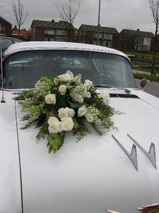motorkapversiering - bruidspaar