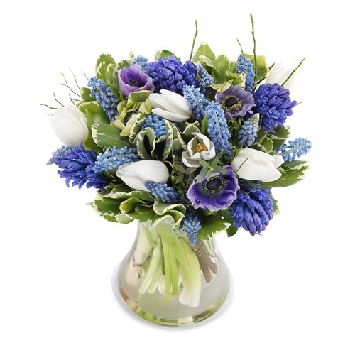 Paars, blauw en wit lenteboeket