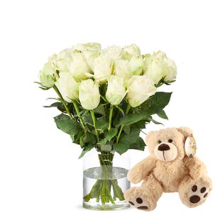 Roses blanches + ours gratuit