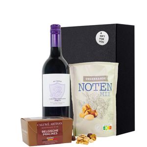 Mélange de vins, chocolats et noix