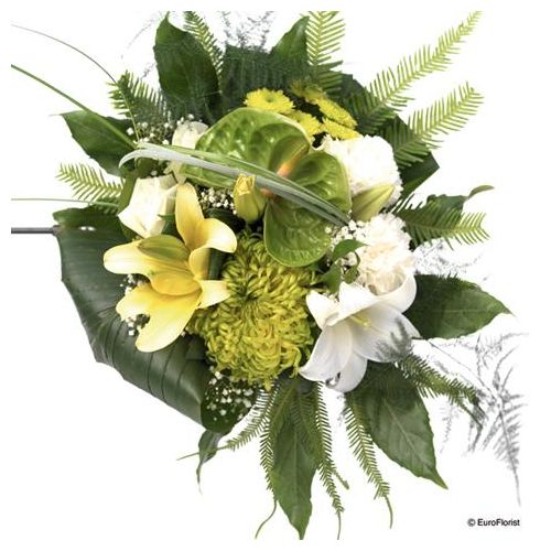 A green / yellow / white bouquet